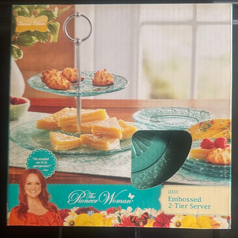 The Pioneer Woman Cassie Embossed 2-Tier Server - Turquoise